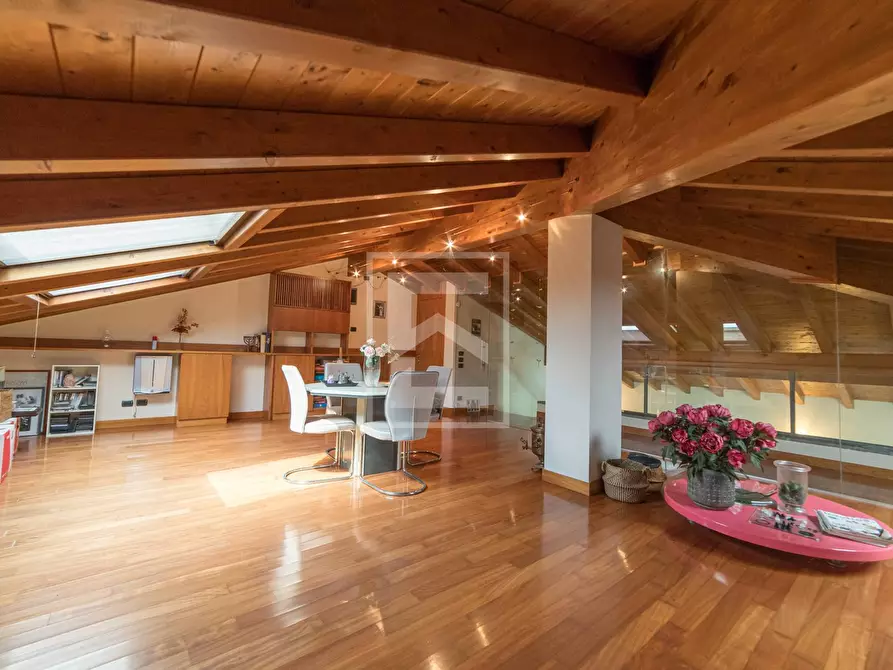 Immagine 43 di Villa in vendita  in via Tione 22 a Castelnuovo Del Garda