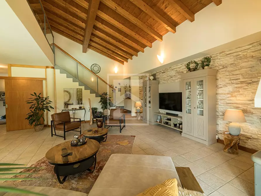 Immagine 45 di Villa in vendita  in via Tione 22 a Castelnuovo Del Garda