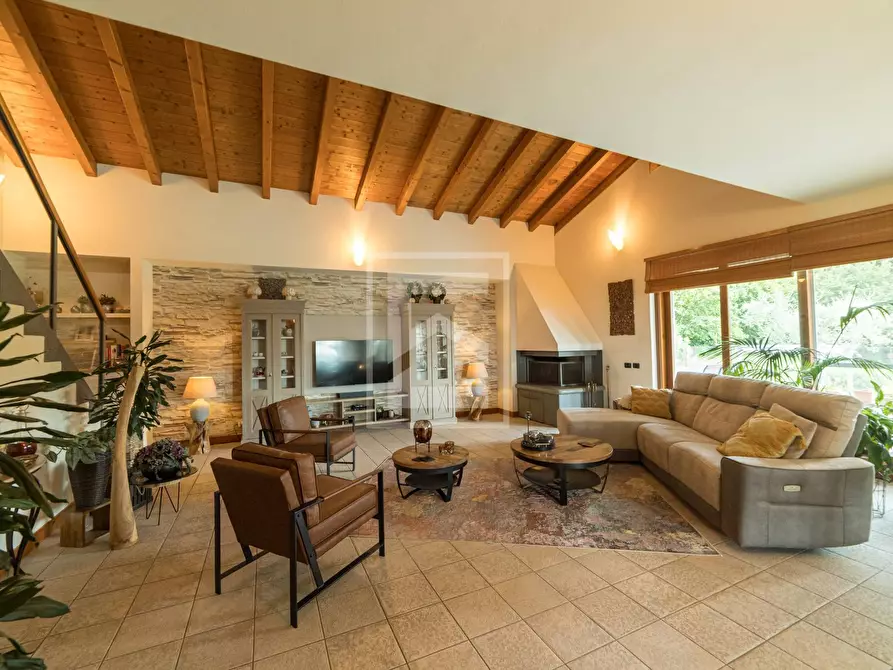 Immagine 47 di Villa in vendita  in via Tione 22 a Castelnuovo Del Garda