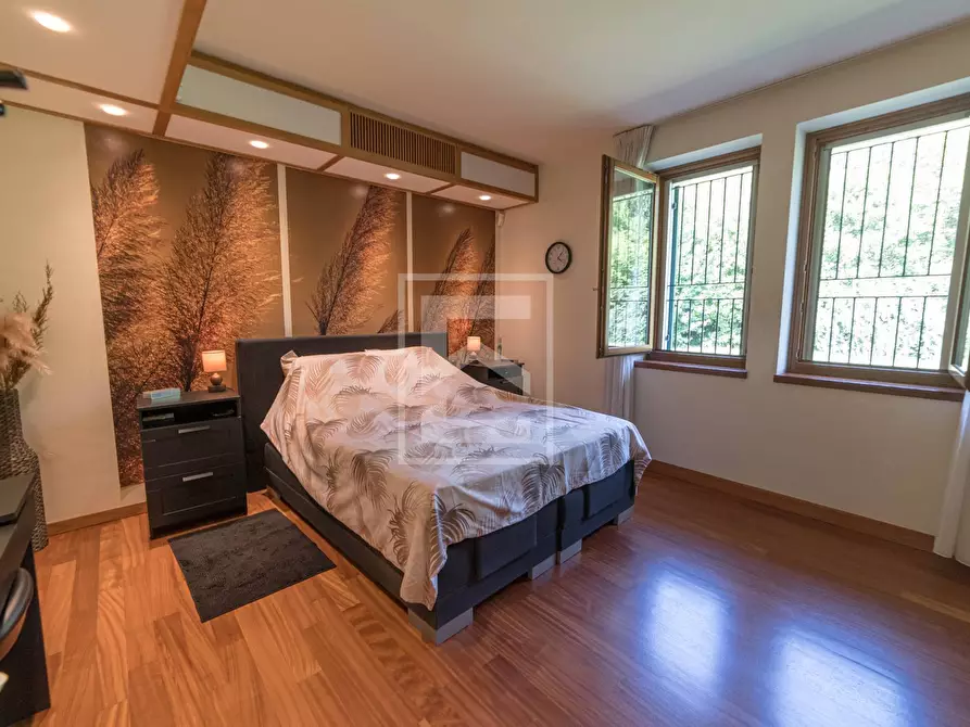 Immagine 50 di Villa in vendita  in via Tione 22 a Castelnuovo Del Garda