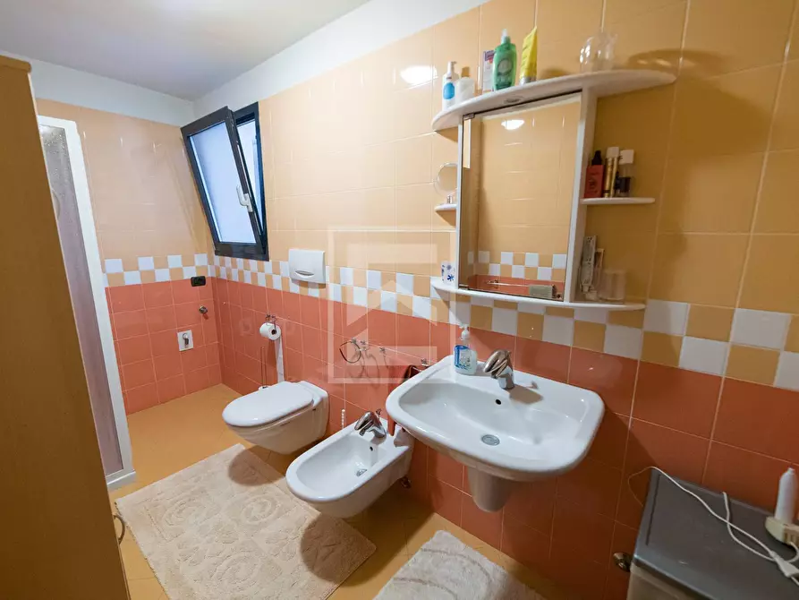 Immagine 68 di Villa in vendita  in via Tione 22 a Castelnuovo Del Garda