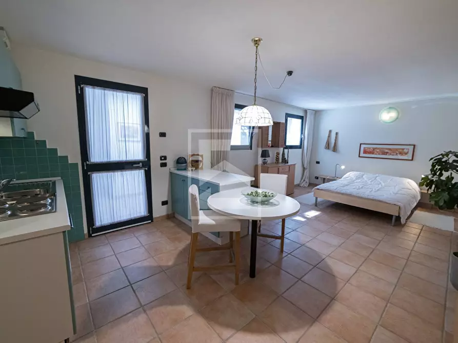 Immagine 61 di Villa in vendita  in via Tione 22 a Castelnuovo Del Garda
