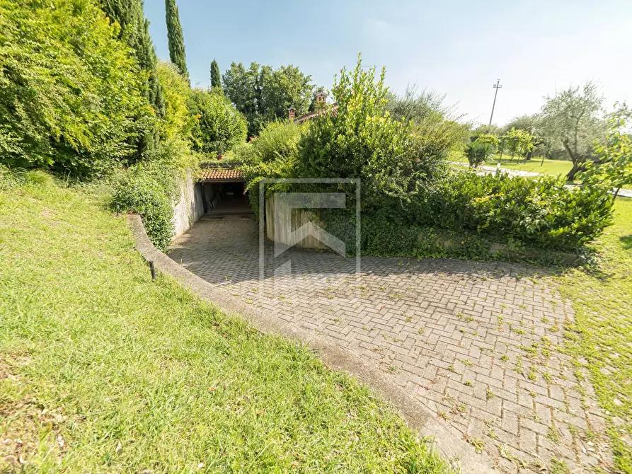 Immagine 73 di Villa in vendita  in via Tione 22 a Castelnuovo Del Garda