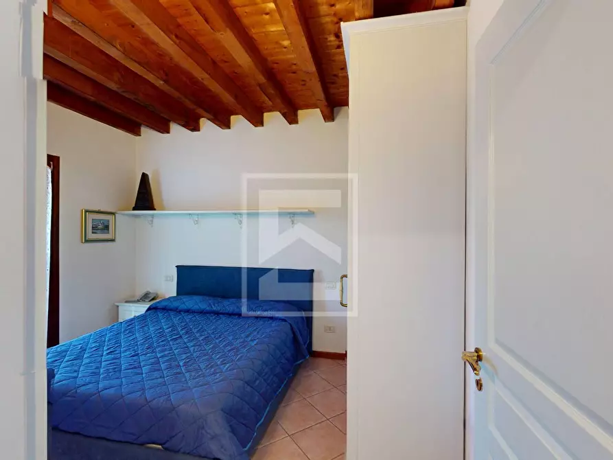 Immagine 24 di Appartamento in vendita  in Località Sermana 1 a Peschiera Del Garda