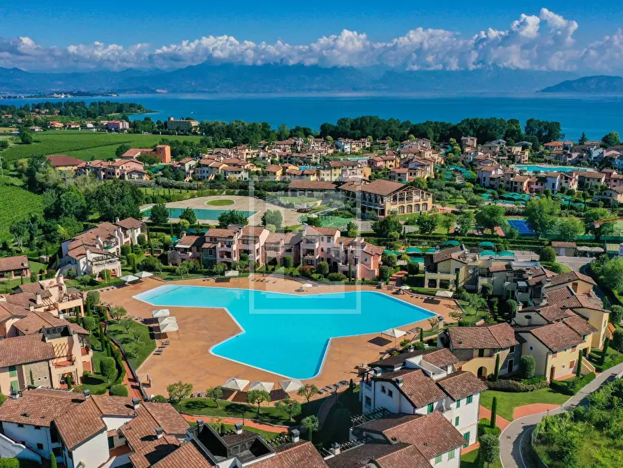 Immagine 38 di Appartamento in vendita  in Località Bassana a Peschiera Del Garda