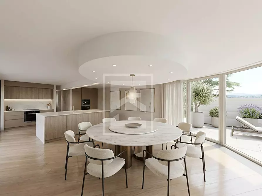 Immagine 2 di Villa in vendita  in Via Tommaso dal Molin 45 a Desenzano Del Garda