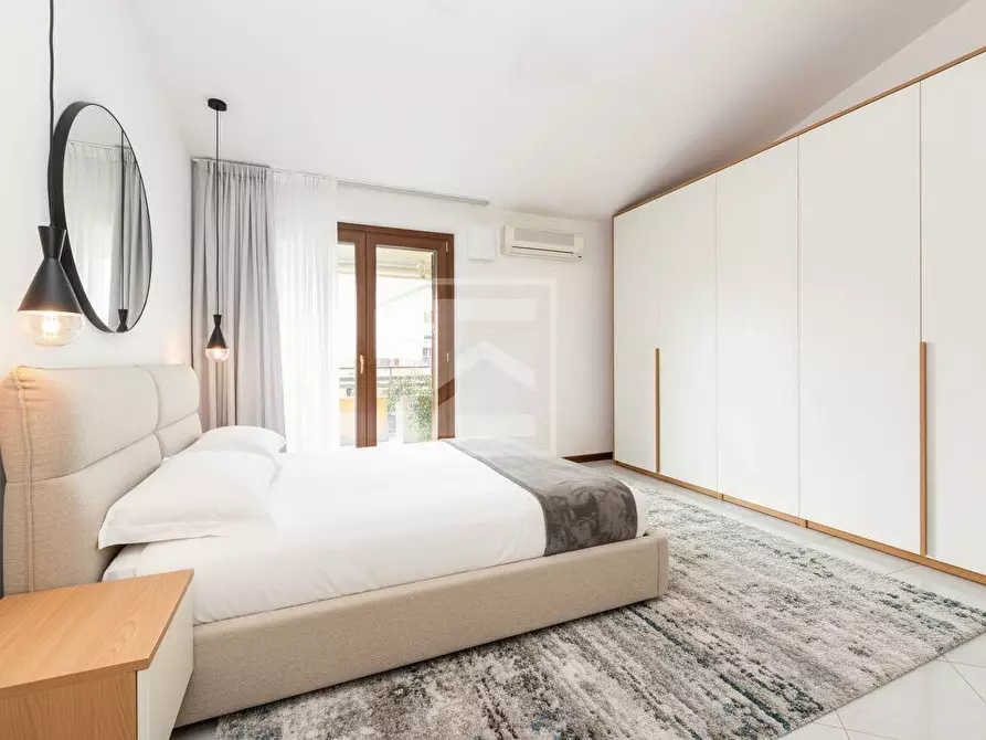 Immagine 17 di Appartamento in vendita  in via caravaggio 3 a Sirmione