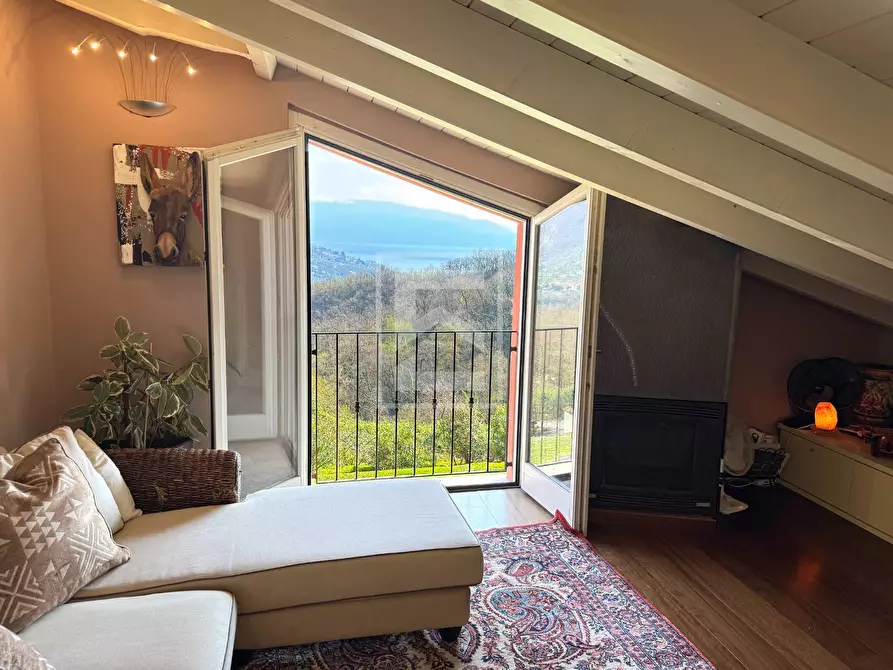 Immagine 2 di Appartamento in vendita  in le parti 1 a Salò