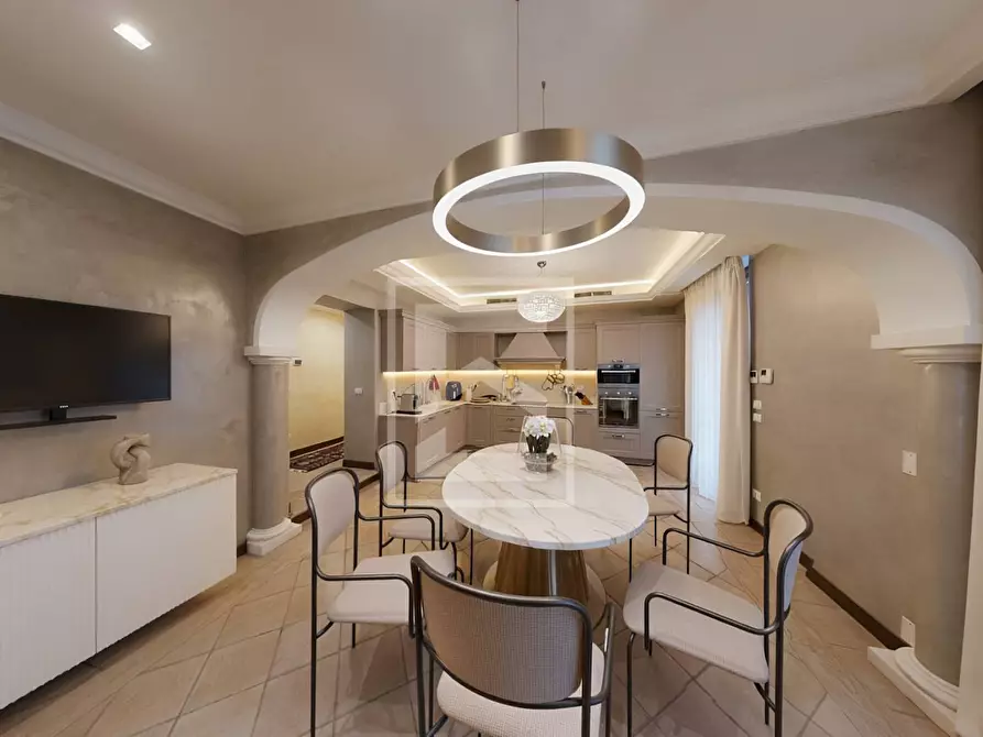 Immagine 4 di Villa in vendita  in Via Tommaso dal Molin 45 a Desenzano Del Garda