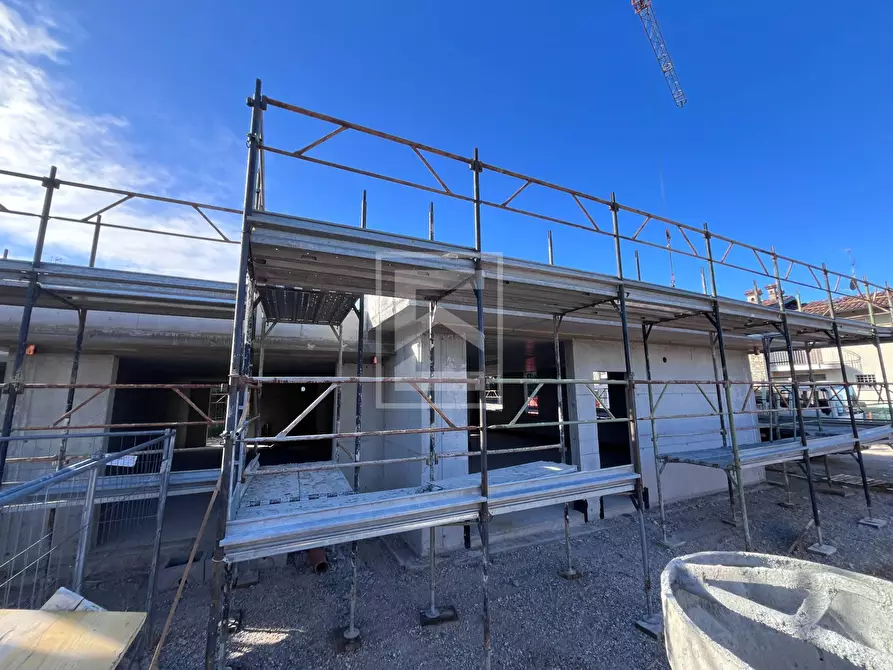 Immagine 3 di Villa in vendita  in Via benaco snc a Calvagese Della Riviera