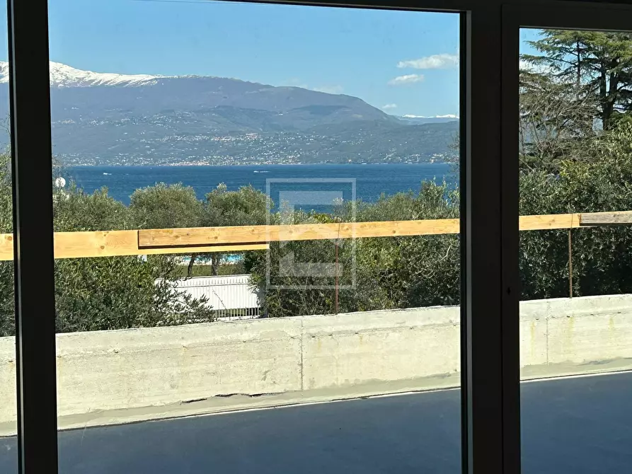 Immagine 1 di Villa in vendita  in via pisenze a Calvagese Della Riviera