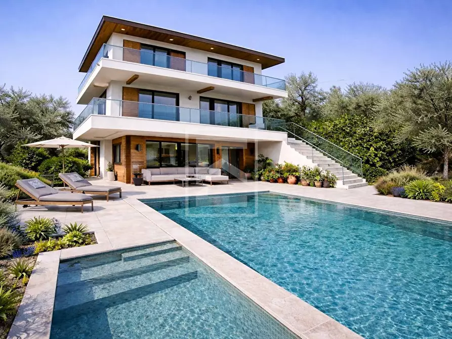 Immagine 4 di Villa in vendita  a San Felice Del Benaco