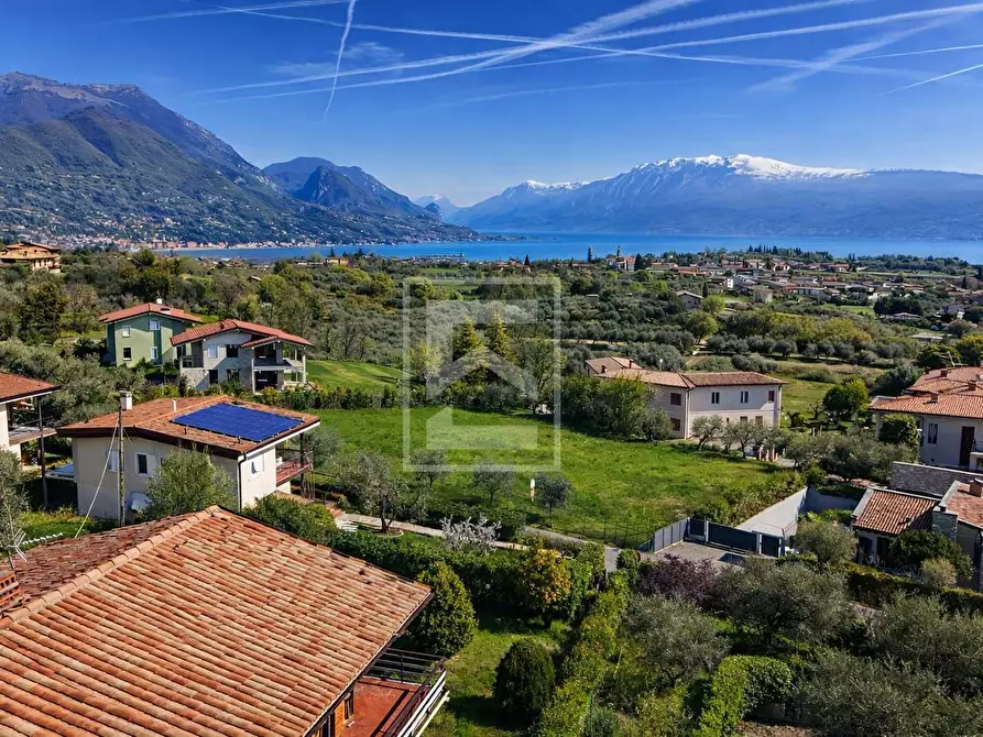 Immagine 2 di Villa in vendita  a San Felice Del Benaco