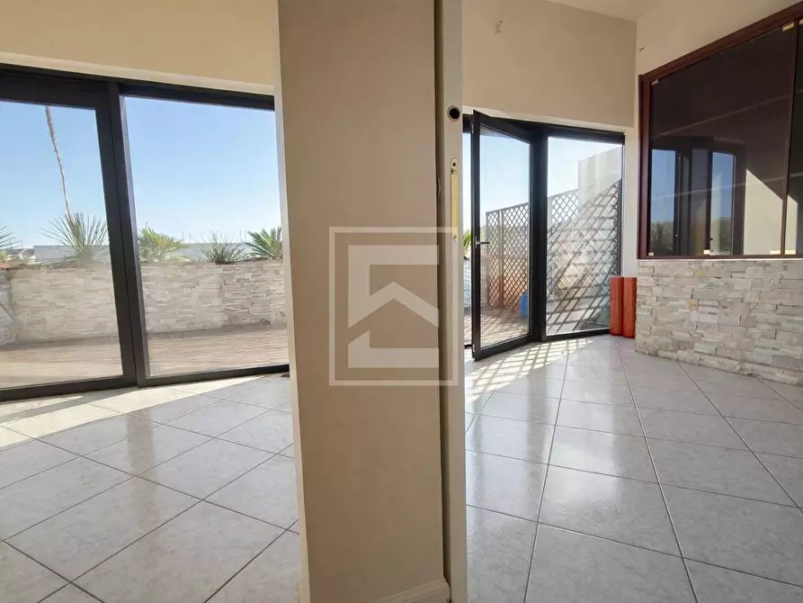 Immagine 8 di Negozio in vendita  in via marconi 133 a Desenzano Del Garda