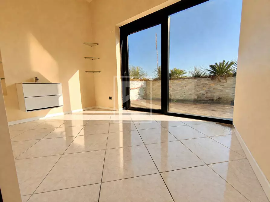 Immagine 12 di Negozio in vendita  in via marconi 133 a Desenzano Del Garda