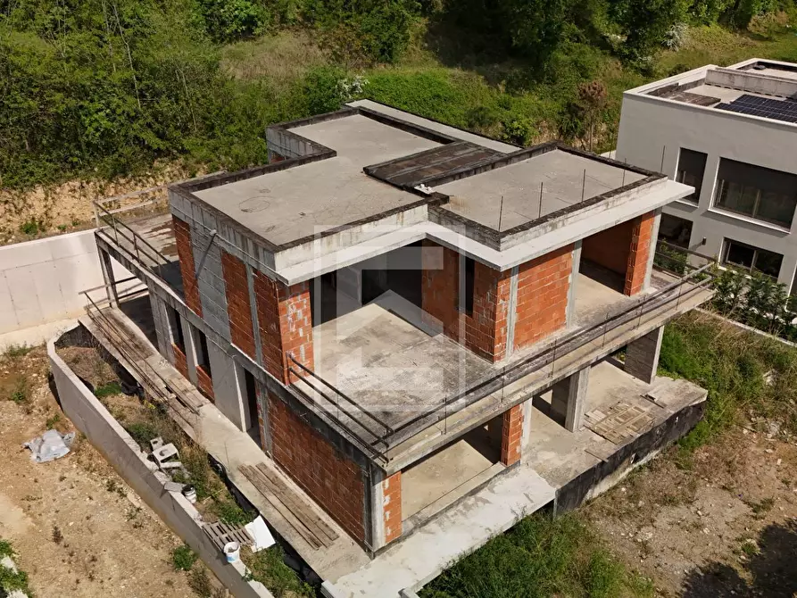 Immagine 3 di Villa in vendita  in via monte a Calvagese Della Riviera