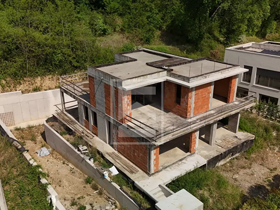 Immagine 2 di Villa in vendita  in via monte a Calvagese Della Riviera