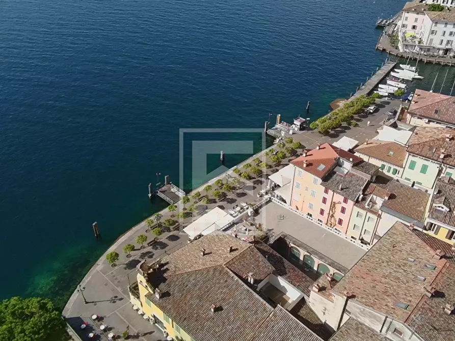Immagine 3 di Appartamento in vendita  in via XXIV maggio 10 a Gargnano