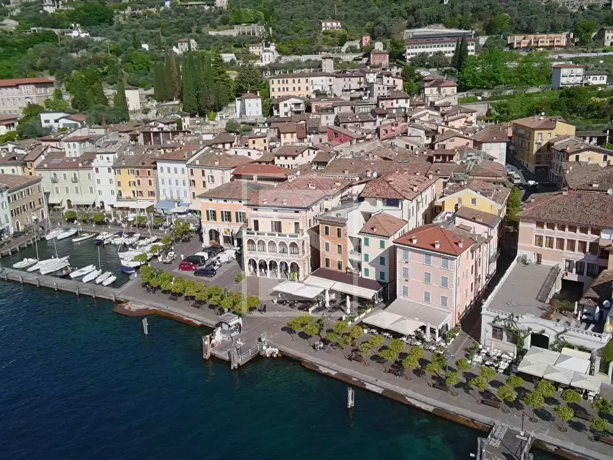 Immagine 4 di Appartamento in vendita  in via XXIV maggio 10 a Gargnano