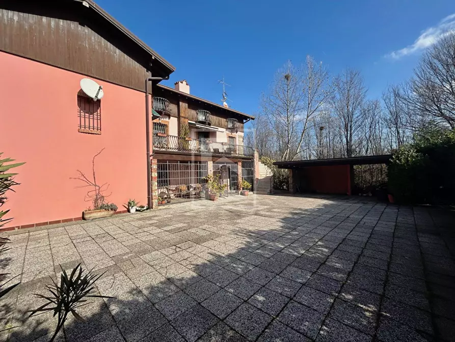 Immagine 4 di Casa indipendente in vendita  in Ugo Foscolo a Desenzano Del Garda
