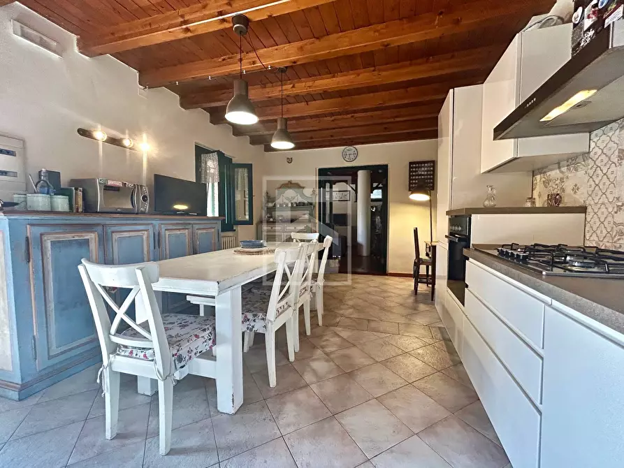 Immagine 13 di Casa indipendente in vendita  in Ugo Foscolo a Desenzano Del Garda