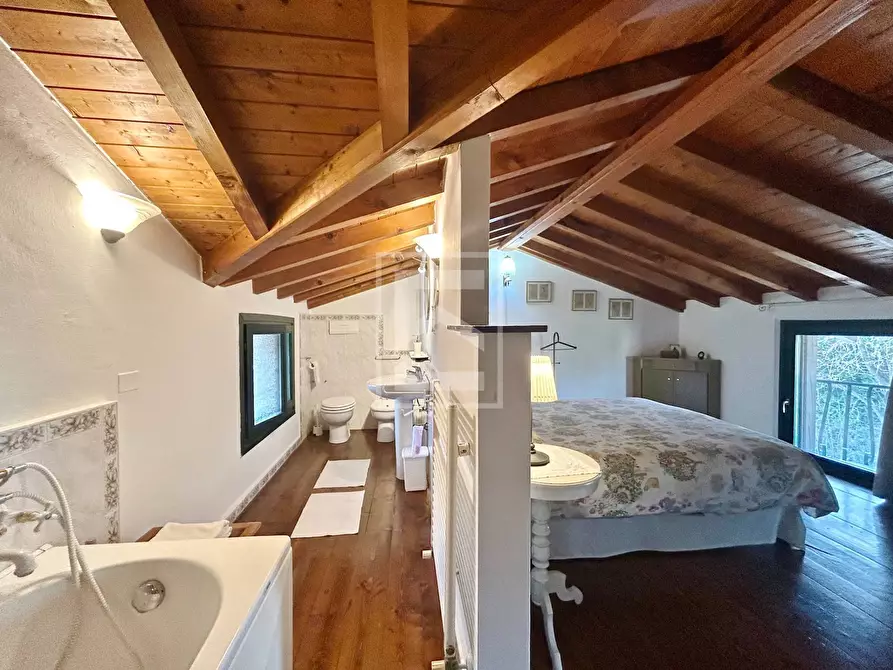 Immagine 19 di Casa indipendente in vendita  in Ugo Foscolo a Desenzano Del Garda