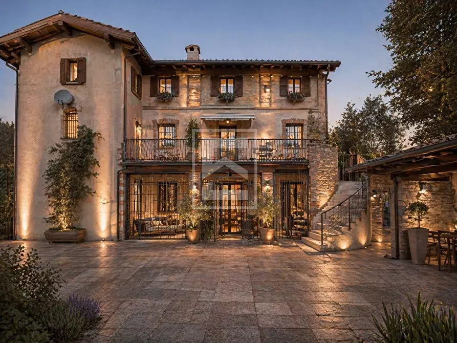 casa indipendente in vendita a Desenzano del Garda in zona Rivoltella