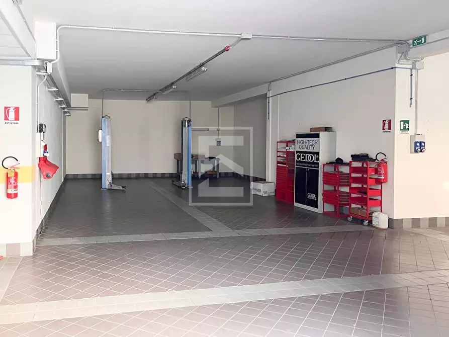 Immagine 3 di Locale commerciale in vendita  in via slataper 5 a Brescia