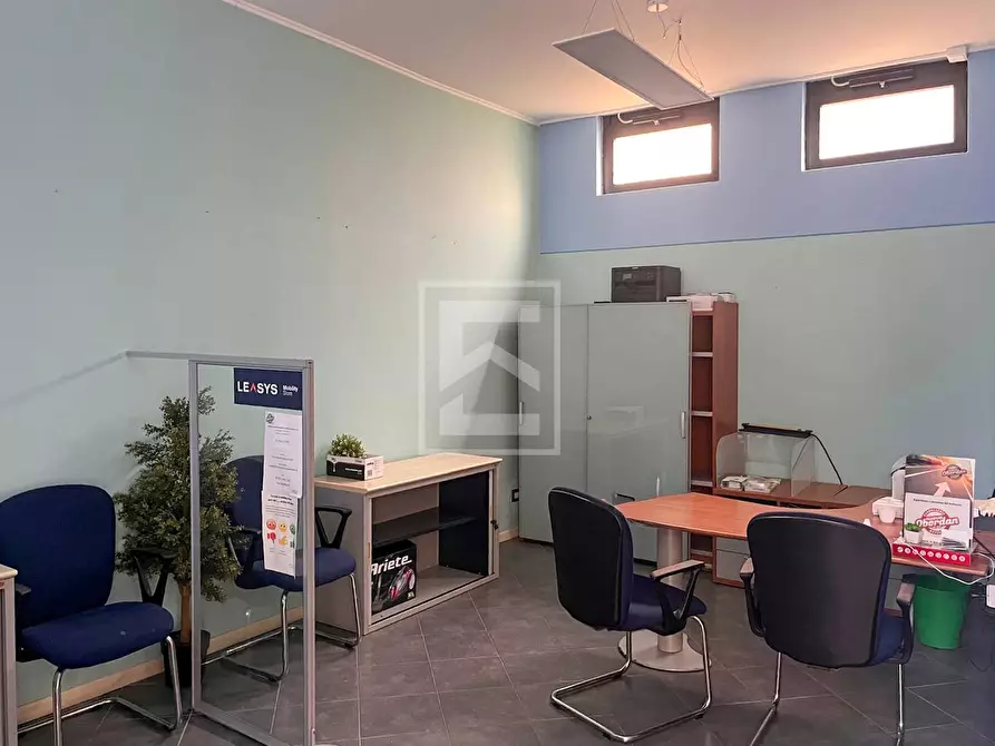 Immagine 7 di Locale commerciale in vendita  in via slataper 5 a Brescia
