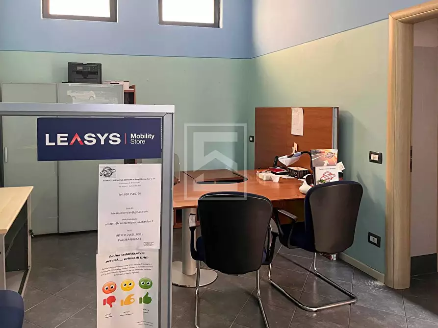 Immagine 12 di Locale commerciale in vendita  in via slataper 5 a Brescia