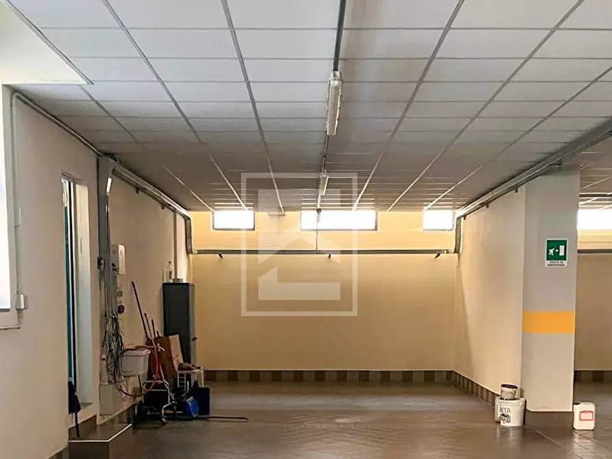 Immagine 18 di Locale commerciale in vendita  in via slataper 5 a Brescia