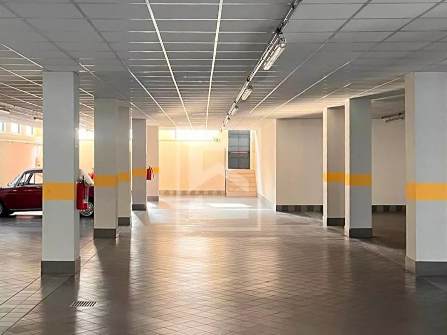 Immagine 1 di Locale commerciale in vendita  in via slataper 5 a Brescia