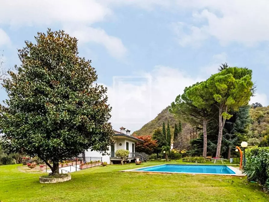 Immagine 2 di Villa in vendita  in VIA PISENZE a Calvagese Della Riviera