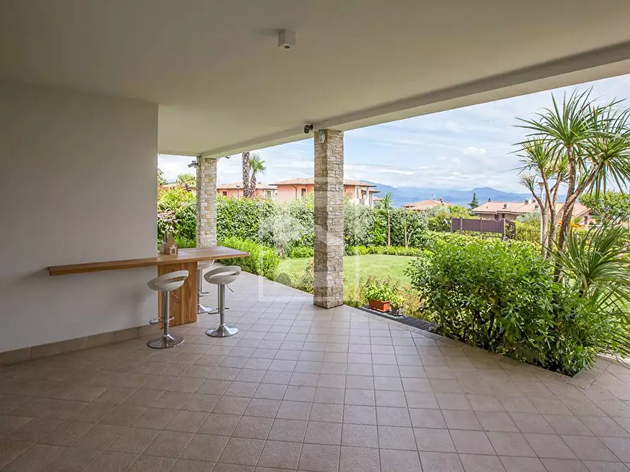 Immagine 2 di Appartamento in vendita  in via cabasse a Padenghe Sul Garda