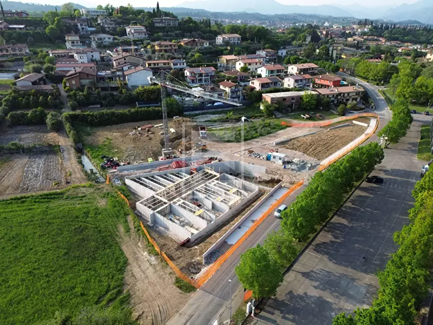 Immagine 6 di Appartamento in vendita  in via castellana a Calvagese Della Riviera