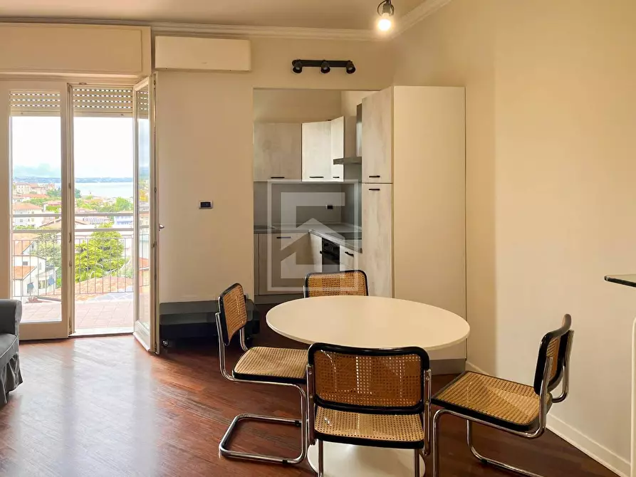 Immagine 5 di Appartamento in vendita  in via villa del sole 9 a Desenzano Del Garda