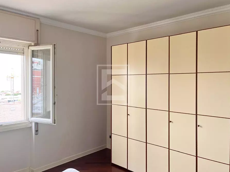 Immagine 17 di Appartamento in vendita  in via villa del sole 9 a Desenzano Del Garda