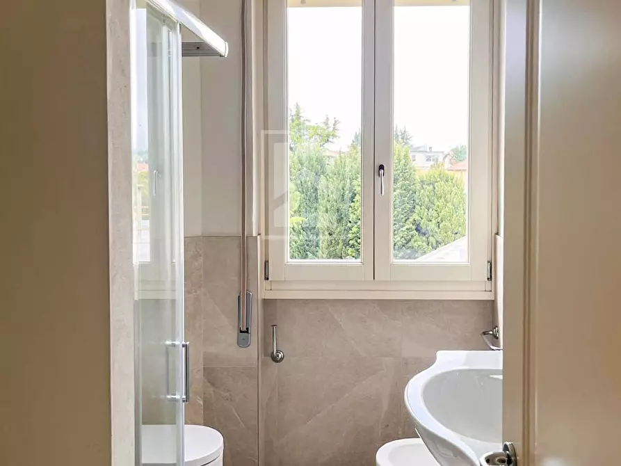 Immagine 24 di Appartamento in vendita  in via villa del sole 9 a Desenzano Del Garda