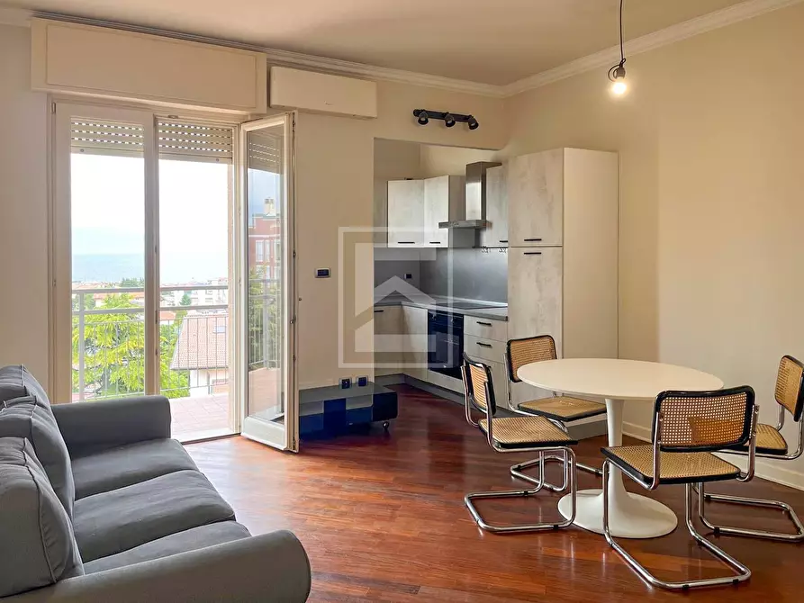 Immagine 3 di Appartamento in vendita  in via villa del sole 9 a Desenzano Del Garda