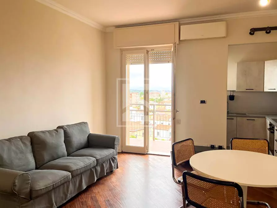 Immagine 2 di Appartamento in vendita  in via villa del sole 9 a Desenzano Del Garda