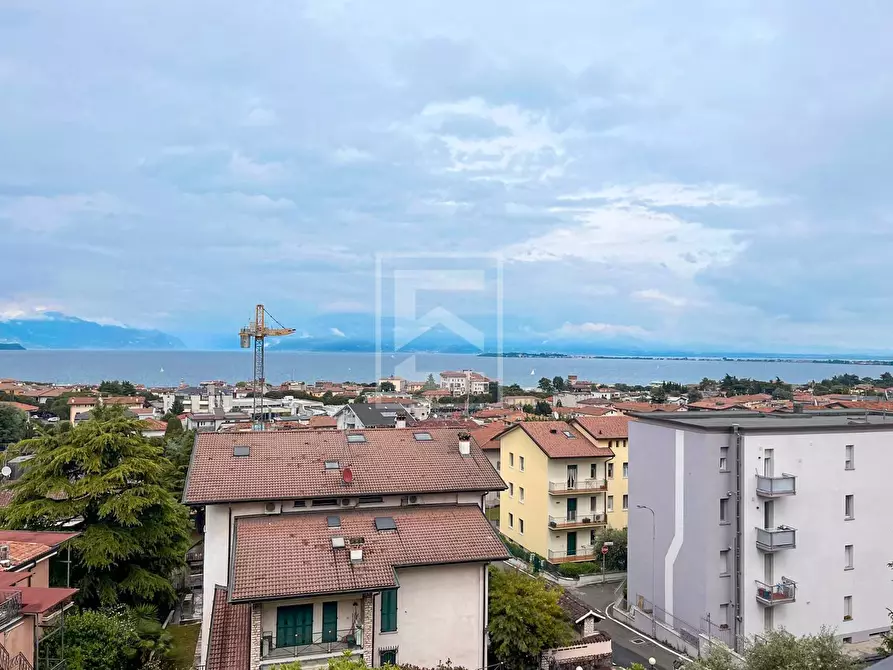 Immagine 6 di Appartamento in vendita  in via villa del sole 9 a Desenzano Del Garda