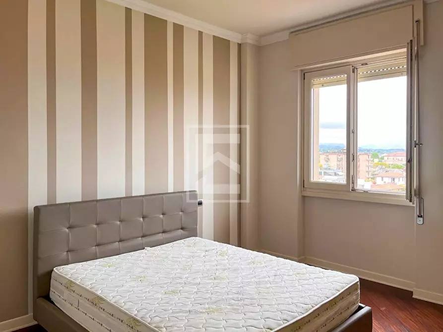 Immagine 15 di Appartamento in vendita  in via villa del sole 9 a Desenzano Del Garda