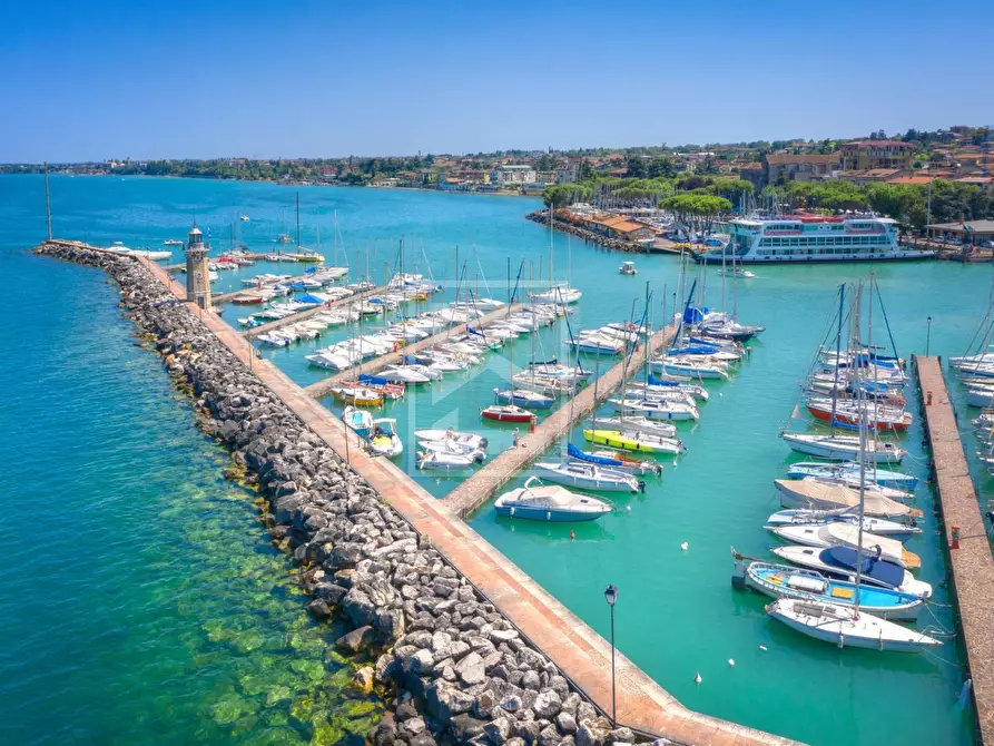 Immagine 39 di Appartamento in vendita  in via villa del sole 9 a Desenzano Del Garda