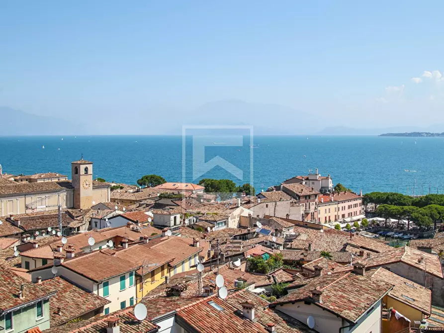 Immagine 41 di Appartamento in vendita  in via villa del sole 9 a Desenzano Del Garda