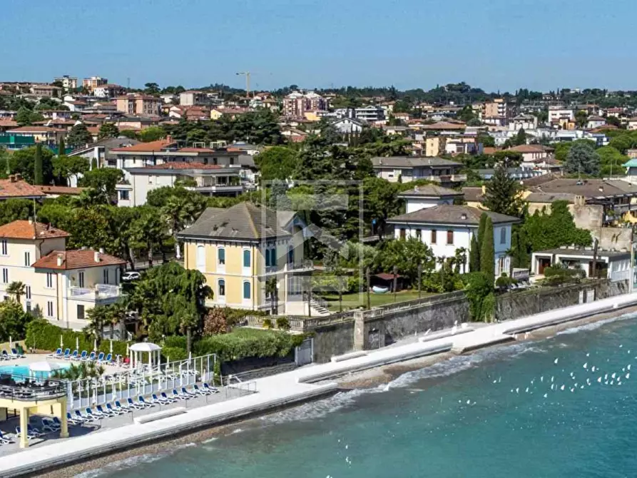 Immagine 45 di Appartamento in vendita  in via villa del sole 9 a Desenzano Del Garda