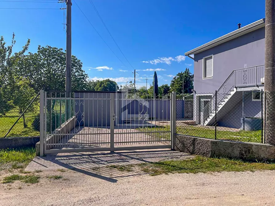 Immagine 5 di Casa indipendente in vendita  in grezze 27 a Desenzano Del Garda
