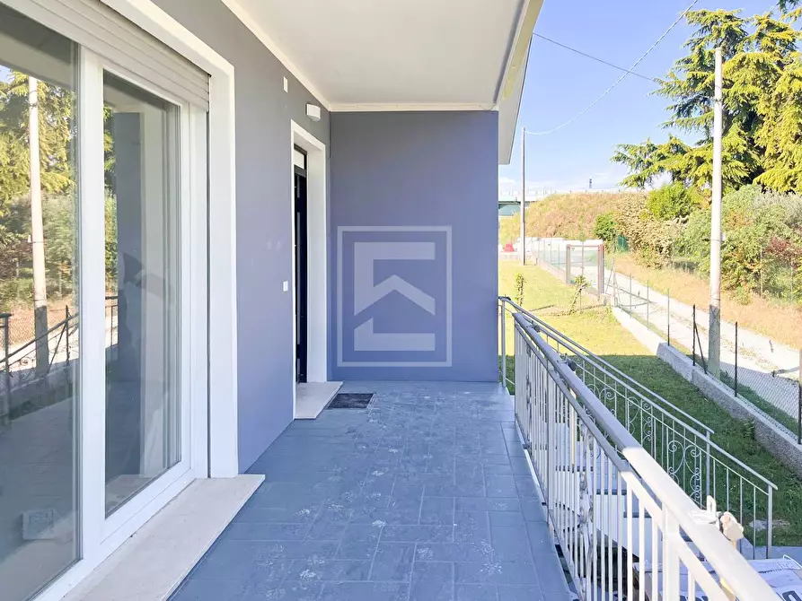 Immagine 6 di Casa indipendente in vendita  in grezze 27 a Desenzano Del Garda