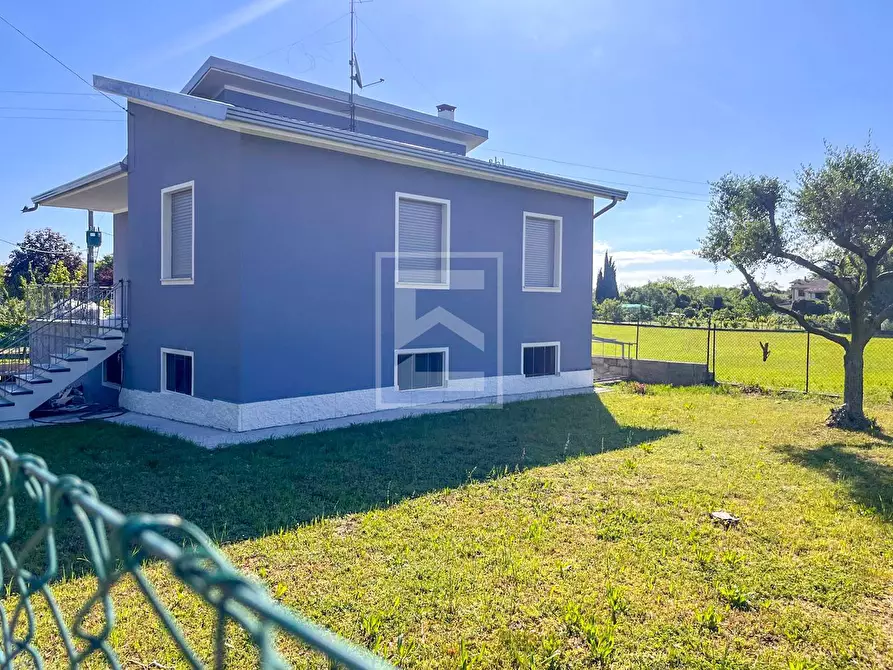 Immagine 8 di Casa indipendente in vendita  in grezze 27 a Desenzano Del Garda