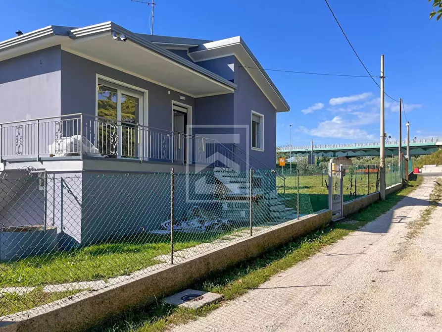 Immagine 39 di Casa indipendente in vendita  in grezze 27 a Desenzano Del Garda