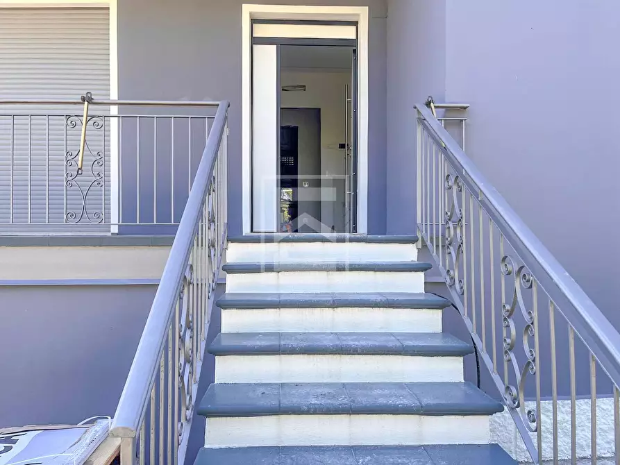 Immagine 40 di Casa indipendente in vendita  in grezze 27 a Desenzano Del Garda
